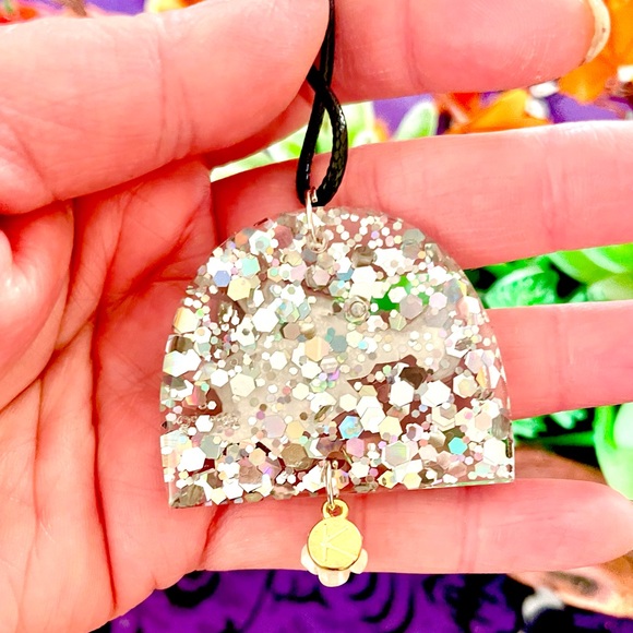 The White Rabbit Acrylic Necklace - Picture 6 of 6